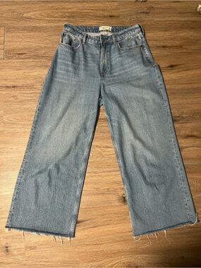 Abercrombie & Fitch Curve Love Wide-Leg Crop Jeans